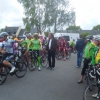 Dans l&#039;attente du départ avec les jeunes coureurs